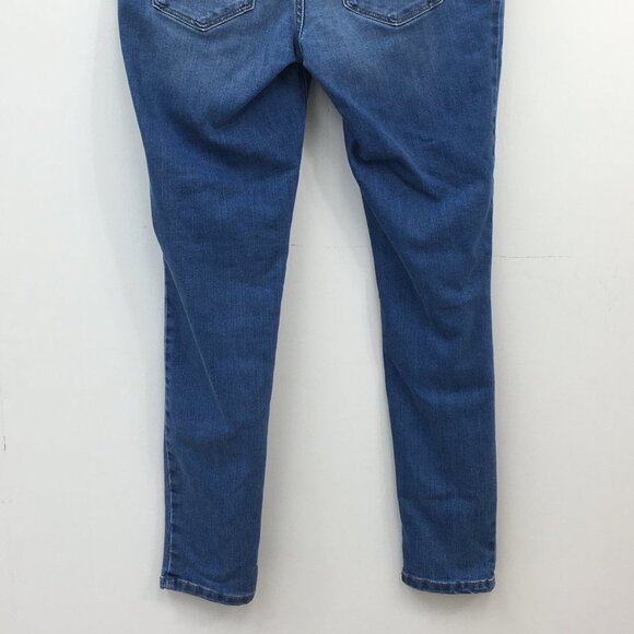 Isabel Maternity Light and Medium Wash Jeans Bundle of 2 Size 6/28 Regular - Picture 11 of 13